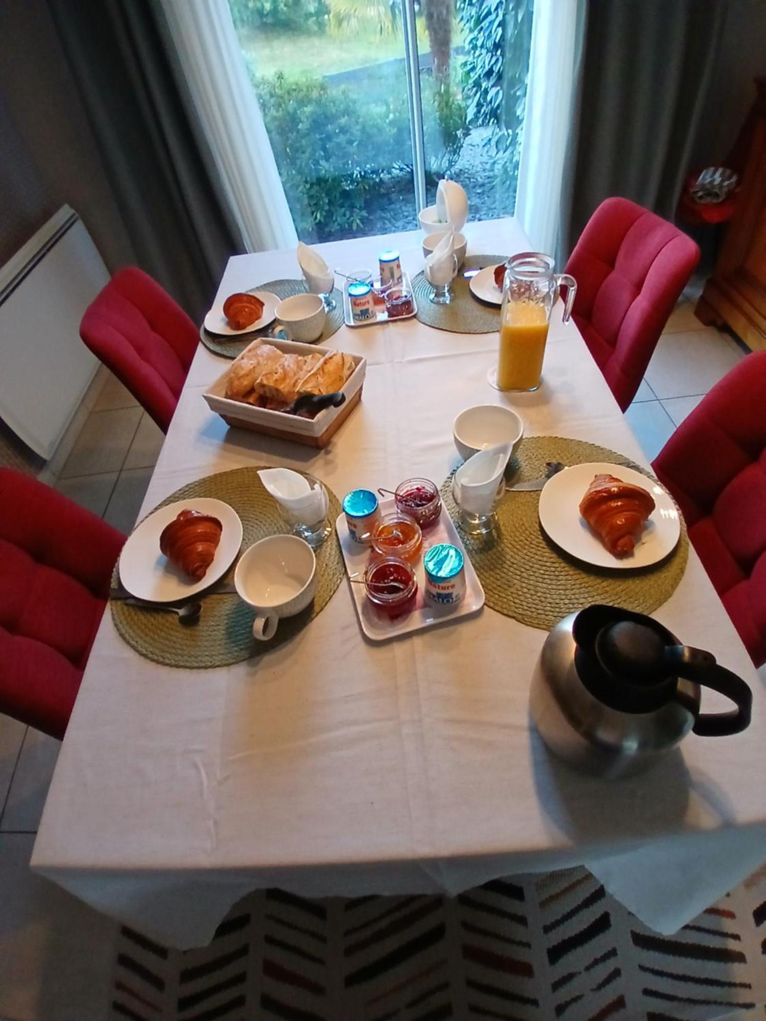 Chez Bernard Et Nicole Bed & Breakfast Betton Ngoại thất bức ảnh